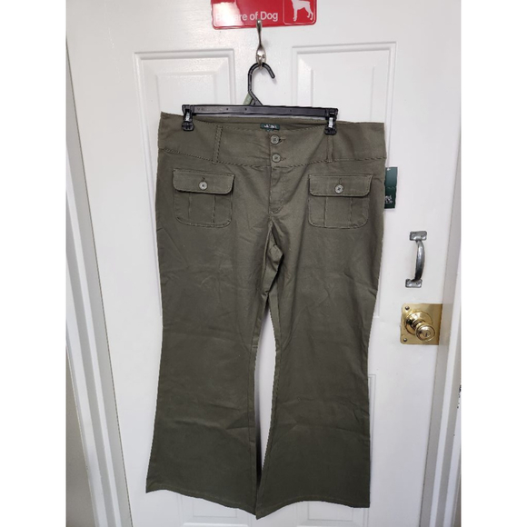 wild fable Pants - Wild Fable flared Pants Size 16 Green
